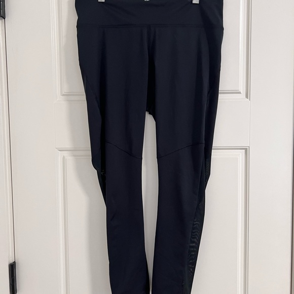 Nike Fly Victory Dri-fit Crop Pant in Black Leggings 933812-010 Size L - Picture 4 of 8